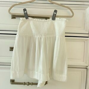 White flow shorts size small